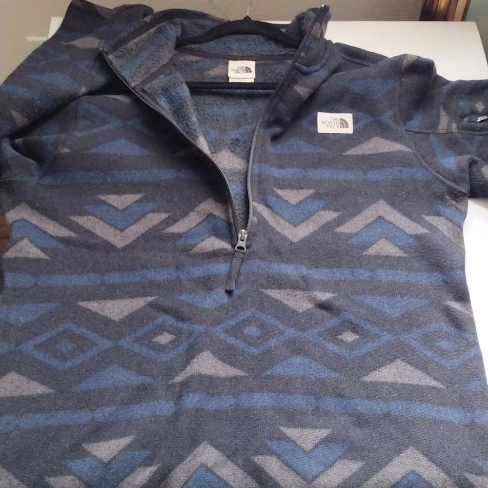 The North Face  Gordon Lyons Aztec 1/4 zip pullover M